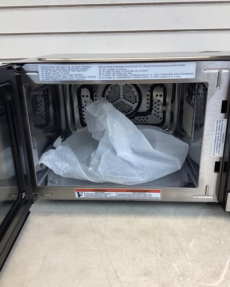 Frigidaire 1.1 cu. ft. Stainless Steel 3-in-1 Countertop Microwave Oven with Air Fryer and Convection, 1000 W