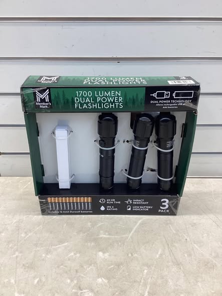 Member's Mark 3 PC 1700 Lumen Dual Power LED Flashlight Set