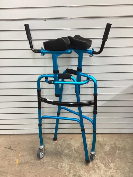 Costway Foldable Aluminum Alloy Walker Wheel Walking Frame with Seat and Armrest Pad