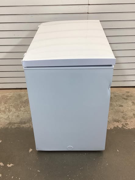 Frigidaire 7.0 cu ft Chest Freezer, White