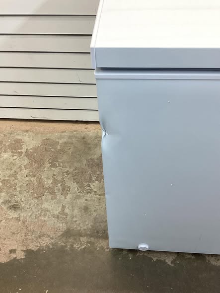 Frigidaire 7.0 cu ft Chest Freezer, White
