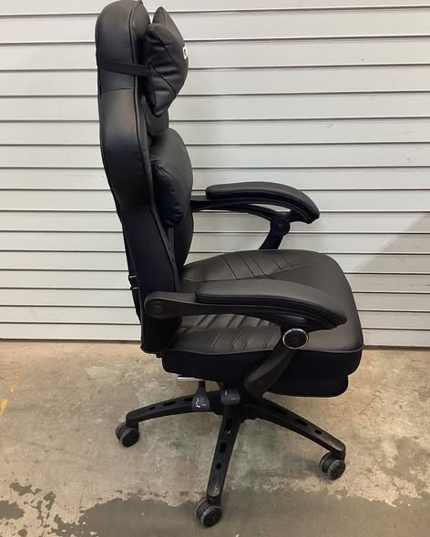Gymax Adjustable Gaming Chair with Footrest for Home Office