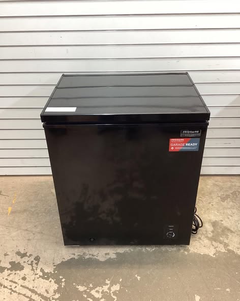 Frigidaire 5.0 CU FT CHEST FREEZER in Black
