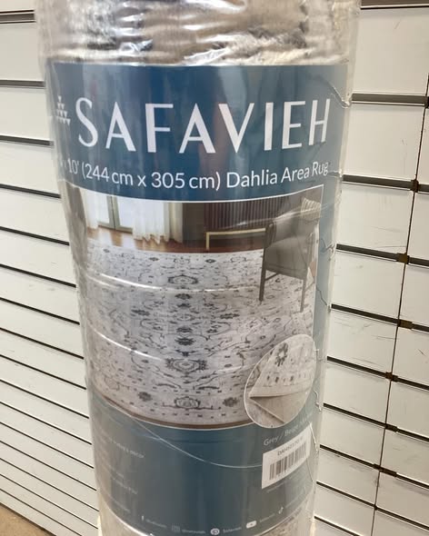 Petunia Safavieh Dahlia Area Rug 8’x10’