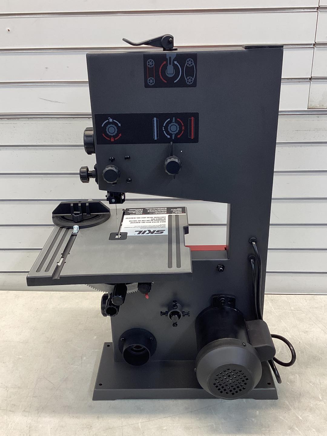 SKIL 9-Inch 2.8 -Amp Stationary Band Saw