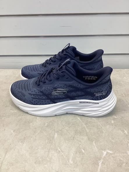 Skechers Men's Hands Free Skech-Edge Swift Fit Sneaker Size 8 - Navy
