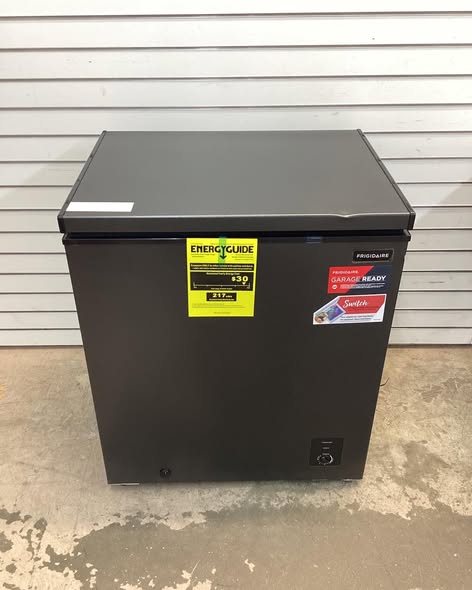 Frigidaire 5 cu. ft. Manual Defrost Chest Freezer, Garage Ready Deep Freezer With Adjustable Thermostat in Black