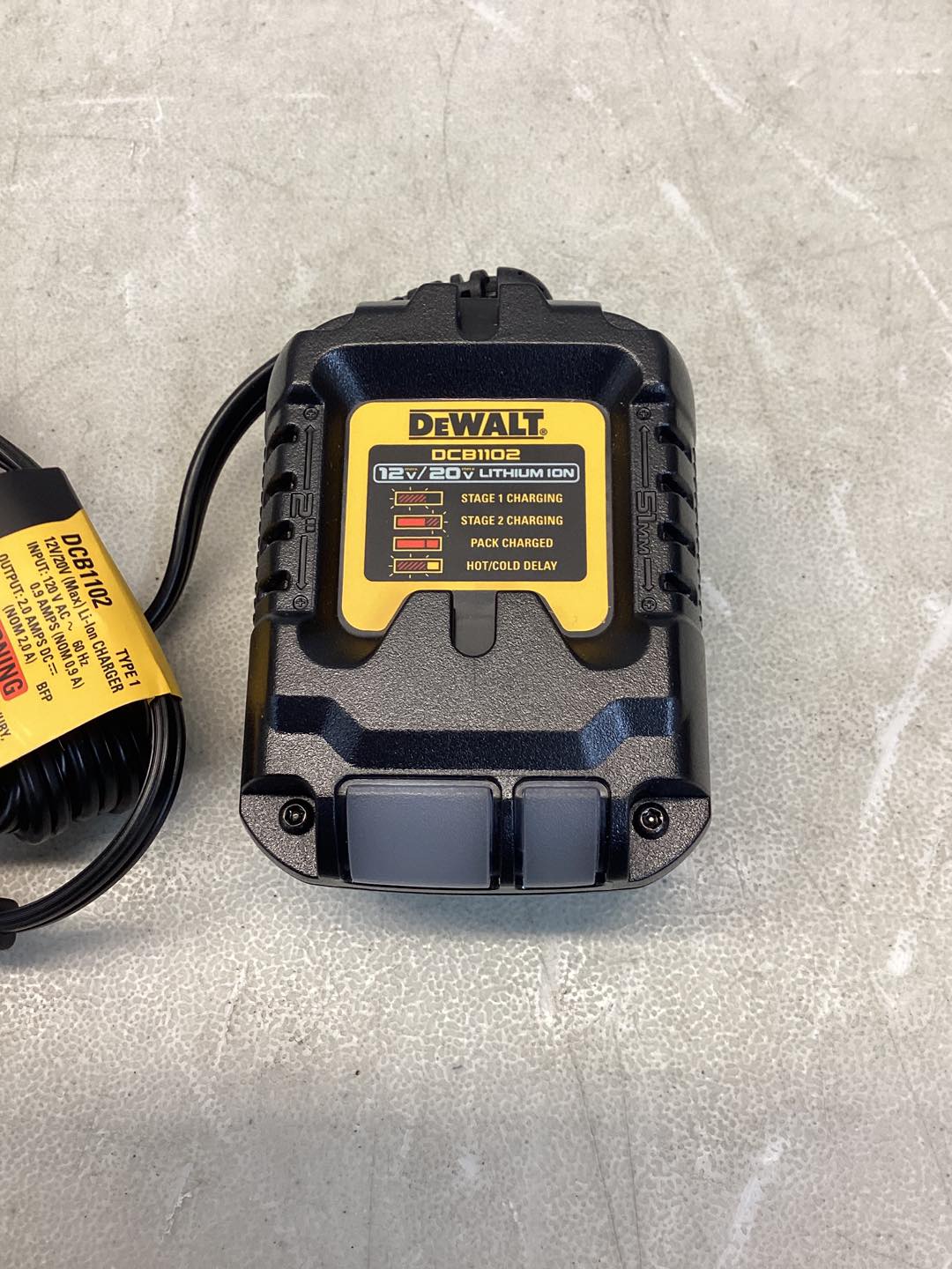 DEWALT 20-Volt Maximum Lithium-Ion 3/8 in. and 1/2 in. Cordless Ratchet Kit with 1.7 Ah Battery, Charger and Bag