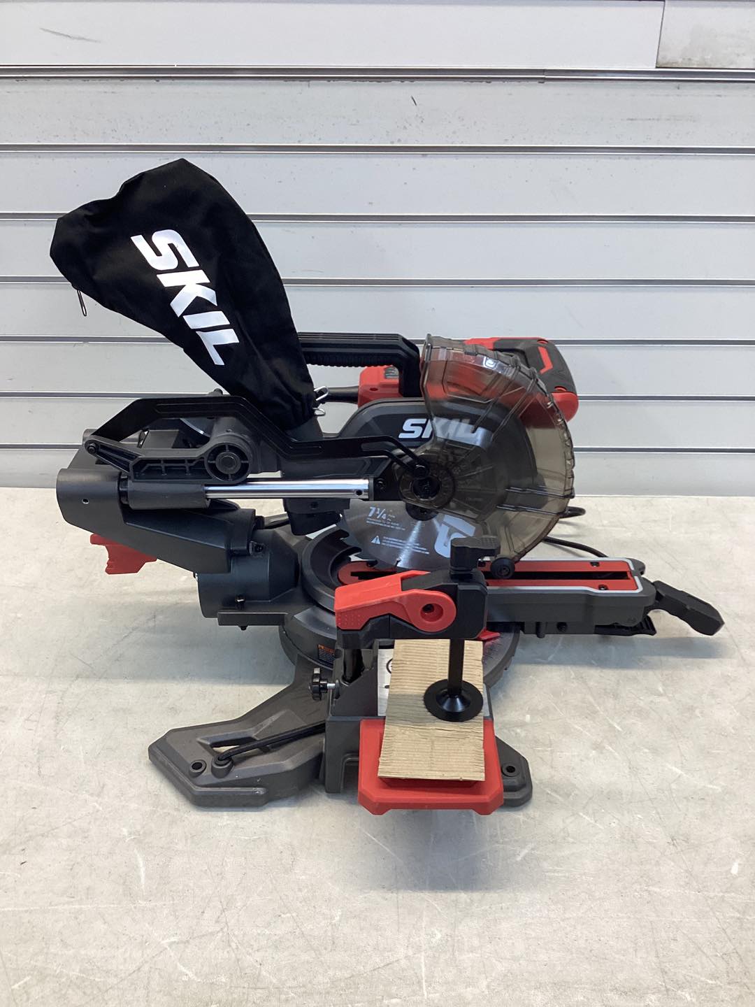 Skil 10 AMP 7-1/4 IN. SINGLE BEVEL SLIDING MITER SAW