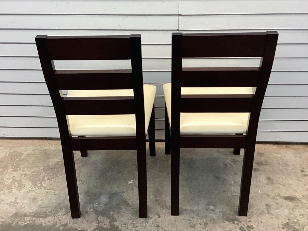 Tangkula Compact Dining Table Set for 2, Wooden Round Kitchen Table & 2 Chairs with Cushioned Seats, 3-Piece Dining Set for Small Spaces, Kitchen, Living Room.