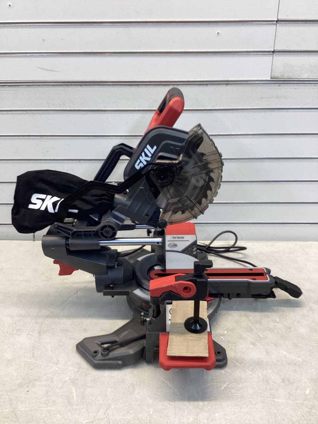 Skil 10 AMP 7-1/4 IN. SINGLE BEVEL SLIDING MITER SAW