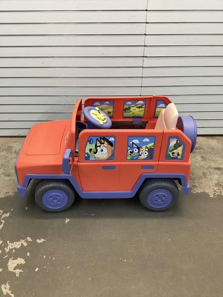 Bluey Heeler Family Vehicle 12-Volt Battery Powered Ride-On