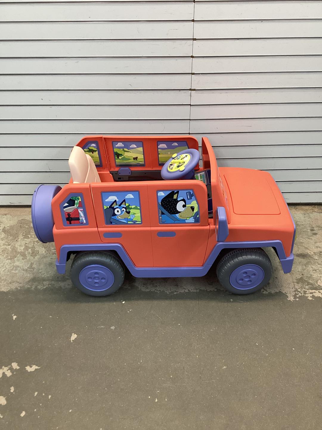 Bluey Heeler Family Vehicle 12-Volt Battery Powered Ride-On