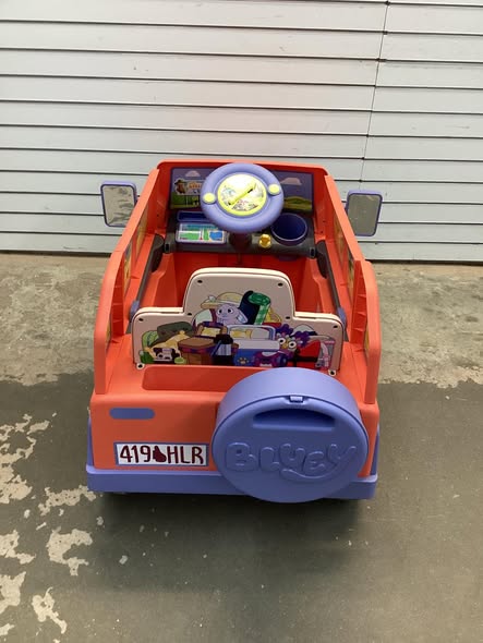 Bluey Heeler Family Vehicle 12-Volt Battery Powered Ride-On