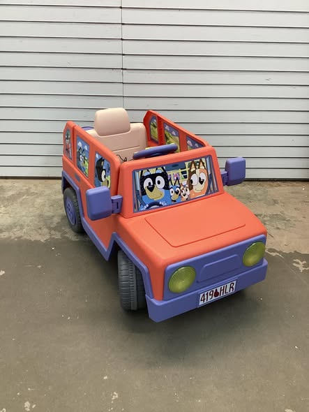 Bluey Heeler Family Vehicle 12-Volt Battery Powered Ride-On