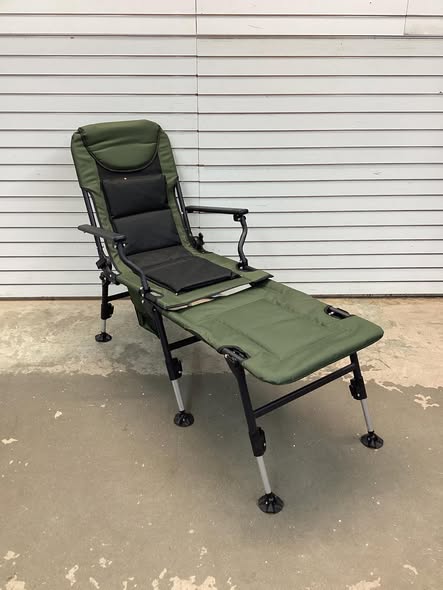 Gymax Oversized Foldable Fishing Chair for Adults Camping Chair w/ Detachable Footrest