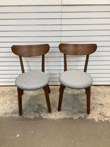 Costway Set of 2 Dining Chair Upholstered Curved Back Side Chair with Solid Wooden Legs