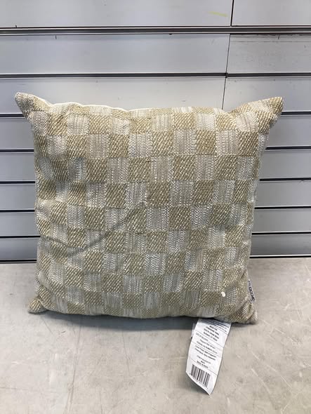 STUDIOCHIC 20” x 20” Home Summer Brights Indoor/Outdoor Decorative Pillow