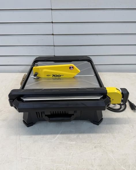 QEP 700XT 3/4 HP Wet Tile Saw with 7 in. Blade and Table Extension