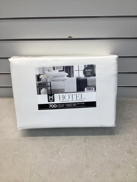 Member’s Mark Hotel Premier Collection 700-Thread-Count Solid Egyptian Cotton Sheet Set King Size