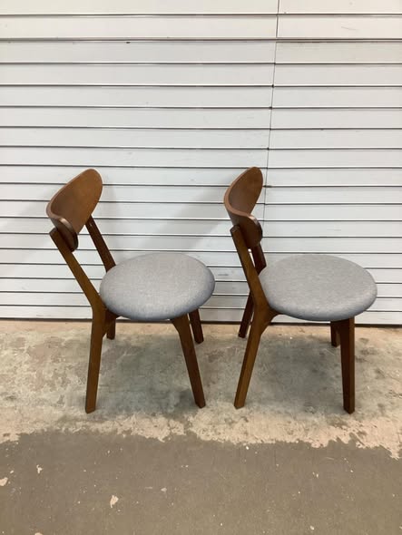 Costway Set of 2 Dining Chair Upholstered Curved Back Side Chair with Solid Wooden Legs