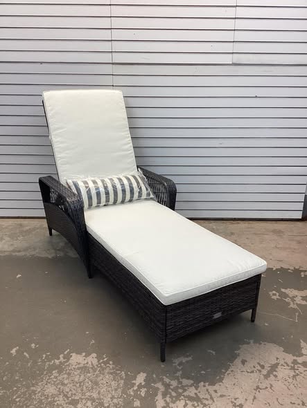 PATIOJOY Outdoor Chaise Lounge Chair Recliner with 6-Level Backrest Cushion and Pillow