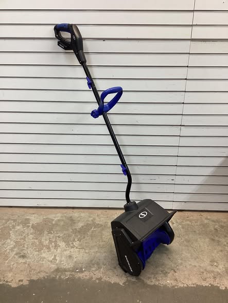 Snow Joe 24V 13 Inch Wide Cordless Snow Shovel with Cover + 4.0Ah Battery / Charger