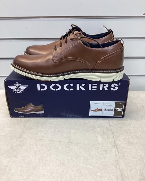 Dockers Men's Casual Dress Shoe. Brown, size 13m