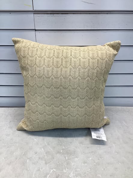 STUDIOCHIC 20” x 20” Raffia Home Summer Brights Indoor/Outdoor Decorative Pillow