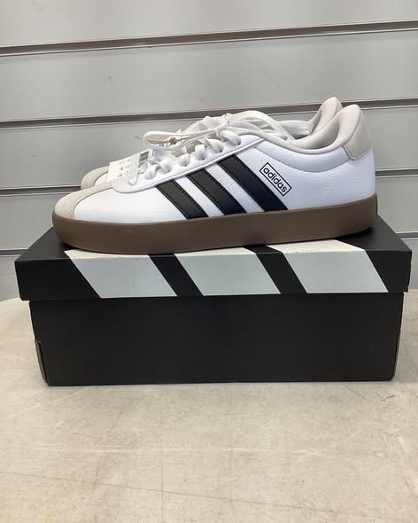 Adidas Women's VL Court 3.0 Shoe size 9