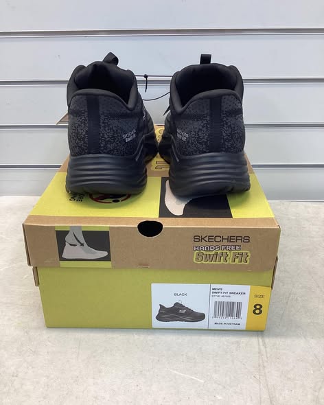 Black Skechers Men's Hands Free Swift Fit Lite-Foam Sneaker -Size 8