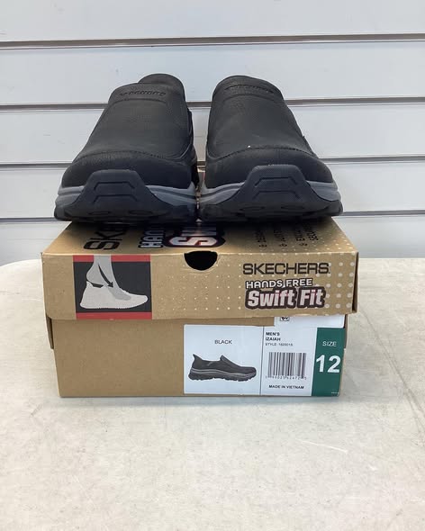 Skechers Men's Hands Free Swift Fit Sneaker, Black, size 12.