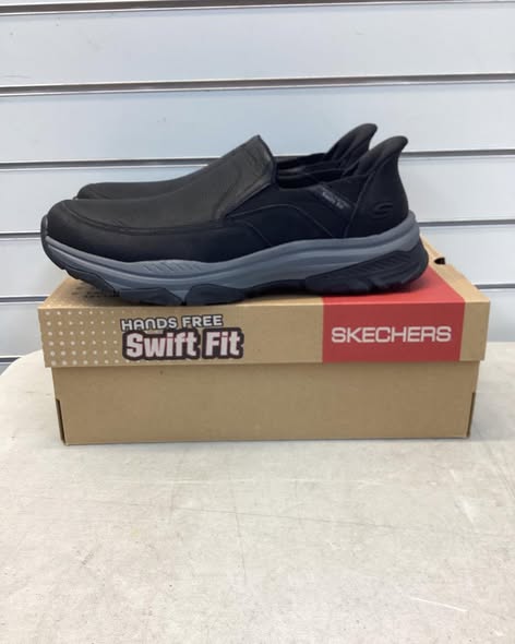 Skechers Men's Hands Free Swift Fit Sneaker, Black, size 12.