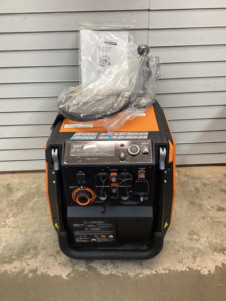 Generac 3600 / 3000-Watt Dual Fuel Electric Switch Gasoline / Propane Inverter Portable Generator with COSense-IQ3600 DF