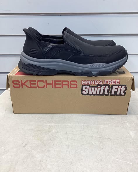 Skechers Men's Hands Free Swift Fit Sneaker, Black, size 12.