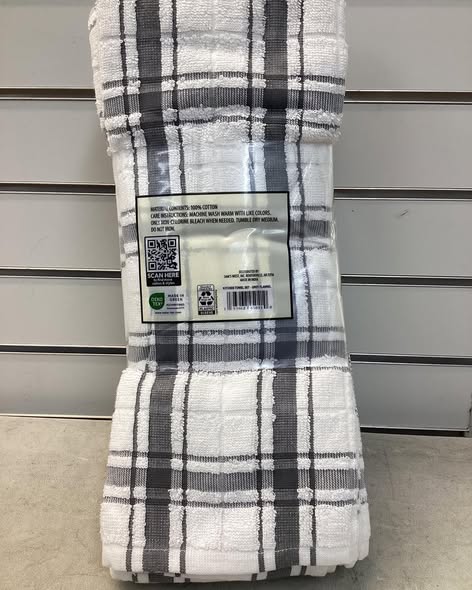 Member's Mark Plaid Flannel 8 Piece Kitchen Towel Set, Gray Color.