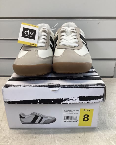 DV by Dolce Vita Women's Lace-Up Sneaker. Black/white Size 8