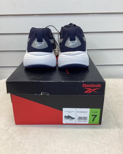 Reebok Men's Chaos Running Sneaker, dark blue, light grey, white. Size 7