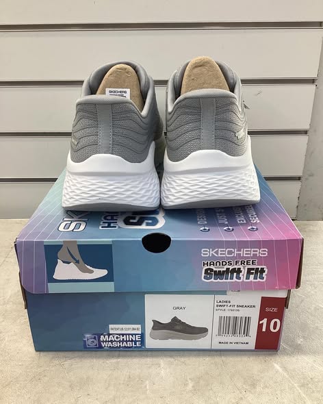 Skechers Women's Swift Fit Sneaker gray/light green/white. size 10