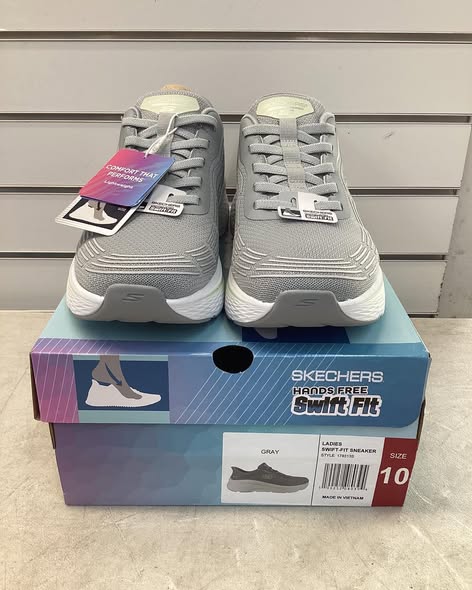 Skechers Women's Swift Fit Sneaker gray/light green/white. size 10