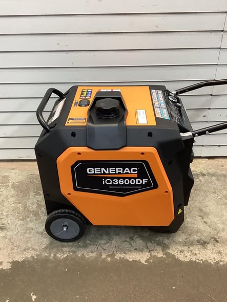 Generac 3600 / 3000-Watt Dual Fuel Electric Switch Gasoline / Propane Inverter Portable Generator with COSense-IQ3600 DF