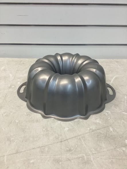 Nordic Ware Bundt Anniversary 12 Cup Formed Aluminum Pan
