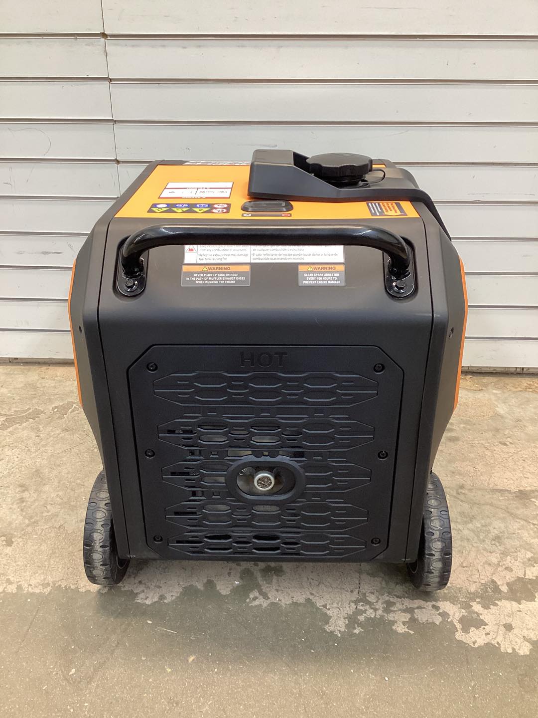 Generac 5200 Starting / 3900 Running Watt Gasoline/Liquid propane Dual Fuel Portable Generator