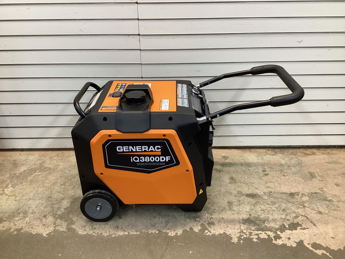 Generac 3800/3000-Watt Dual Fuel Inverter Generator Fully Enclosed