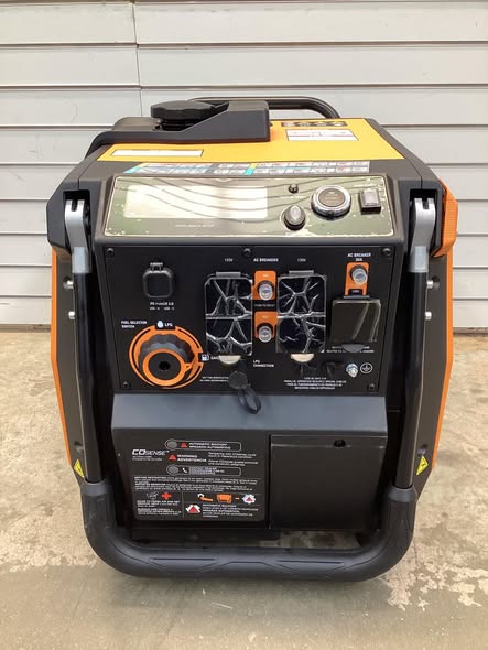 Generac 3800/3000-Watt Dual Fuel Inverter Generator Fully Enclosed