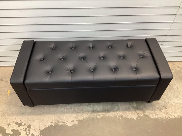 50.5‘ Wide Tufted Faux Leather Upholstered Storage Bench