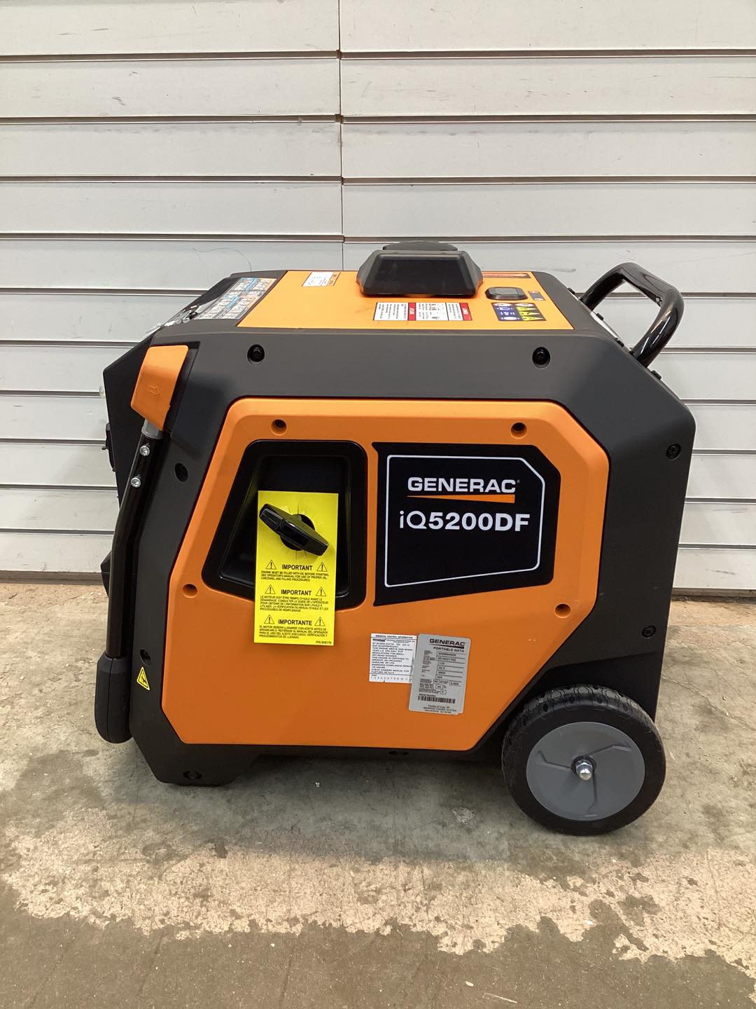 Generac 5200 Starting / 3900 Running Watt Gasoline/Liquid propane Dual Fuel Portable Generator