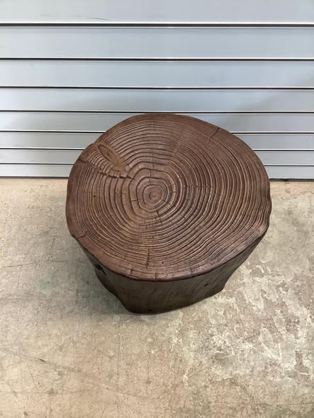 COSIEST Outdoor Tree-Trunk End Table
