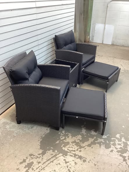 PatioJoy 5 Pieces Patio Rattan Furniture with 2 Ottomans and Tempered Glass Coffee Table