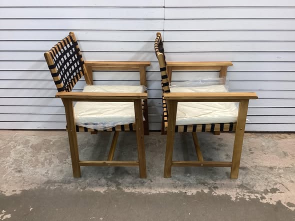 PatioJoy Outdoor Wooden Dining Chair Set of 2 with Armrests and Curved Back